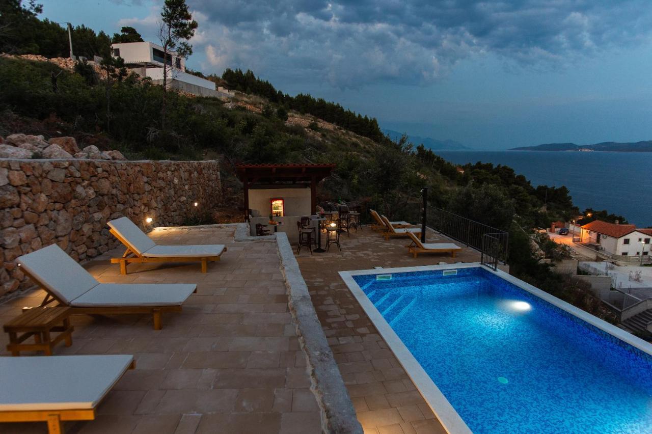 Exclusive Villa Almissa With Swimming Pool And Sea View Lokva Rogoznica Eksteriør billede