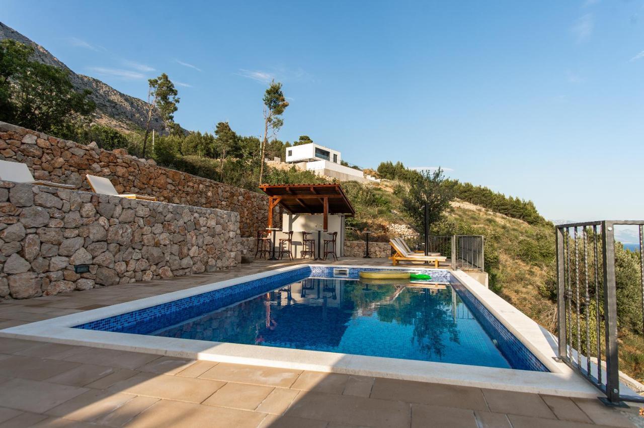 Exclusive Villa Almissa With Swimming Pool And Sea View Lokva Rogoznica Eksteriør billede