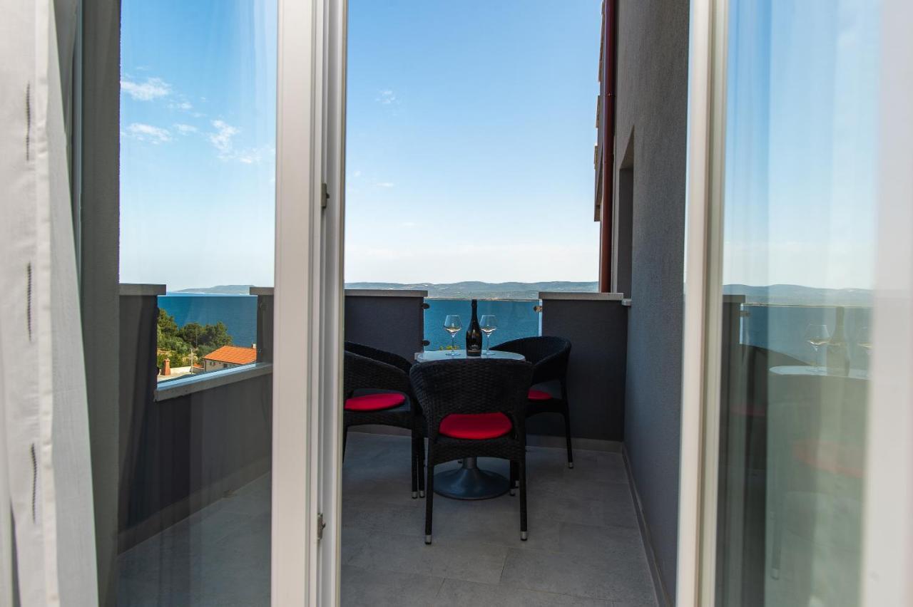 Exclusive Villa Almissa With Swimming Pool And Sea View Lokva Rogoznica Eksteriør billede