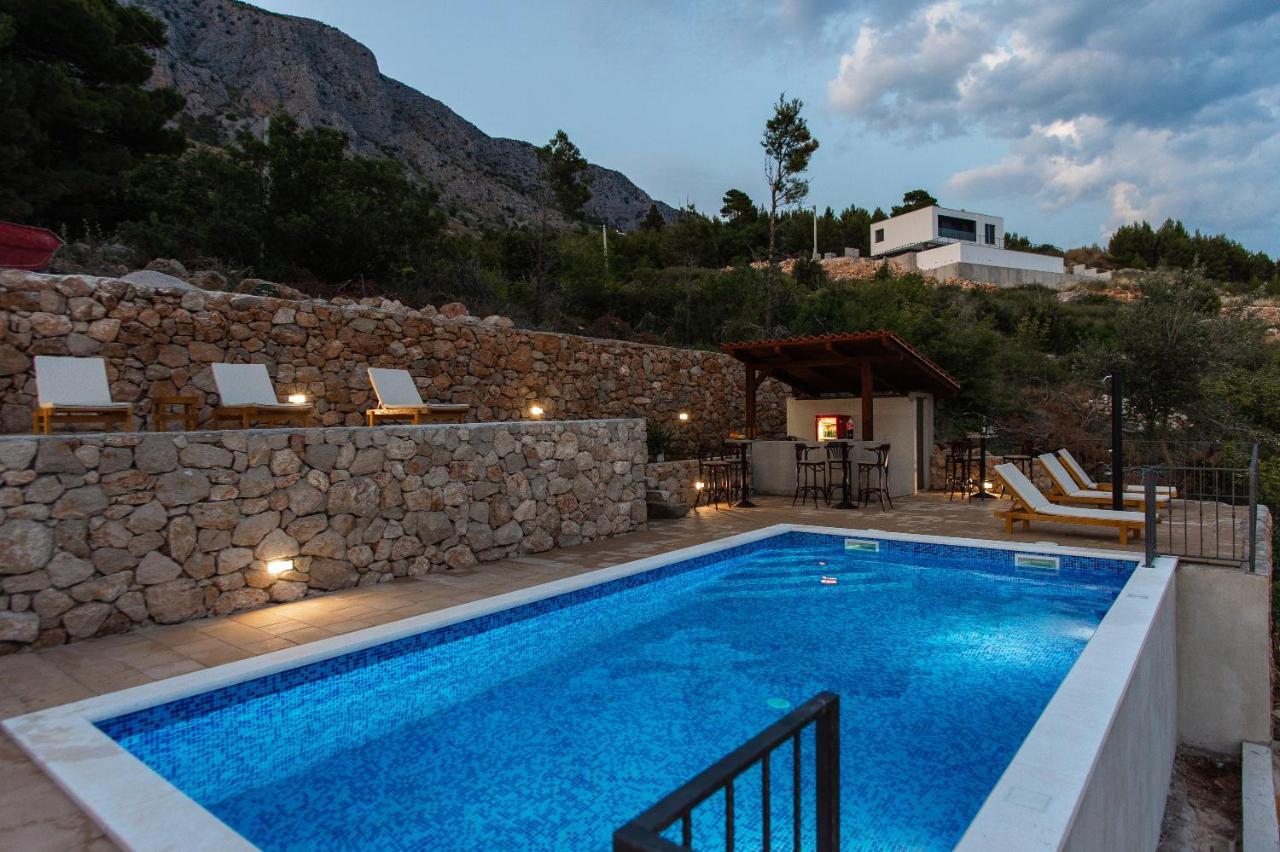 Exclusive Villa Almissa With Swimming Pool And Sea View Lokva Rogoznica Eksteriør billede