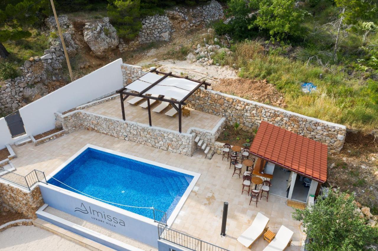 Exclusive Villa Almissa With Swimming Pool And Sea View Lokva Rogoznica Eksteriør billede
