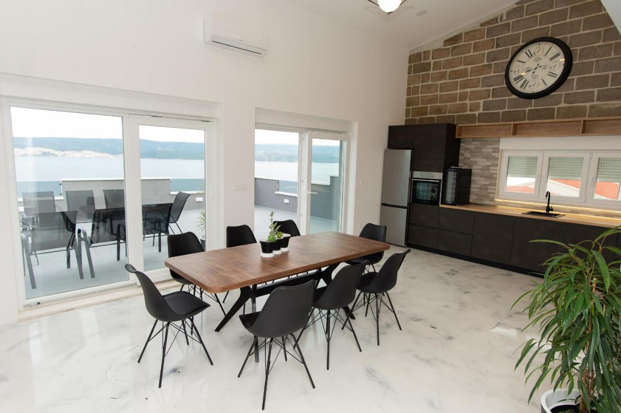Exclusive Villa Almissa With Swimming Pool And Sea View Lokva Rogoznica Eksteriør billede