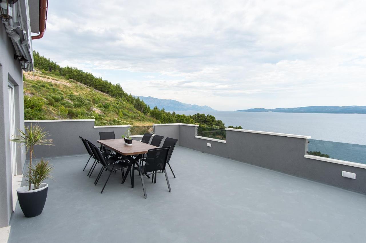 Exclusive Villa Almissa With Swimming Pool And Sea View Lokva Rogoznica Eksteriør billede