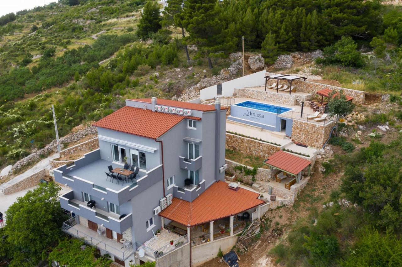 Exclusive Villa Almissa With Swimming Pool And Sea View Lokva Rogoznica Eksteriør billede