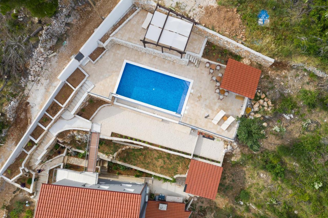 Exclusive Villa Almissa With Swimming Pool And Sea View Lokva Rogoznica Eksteriør billede