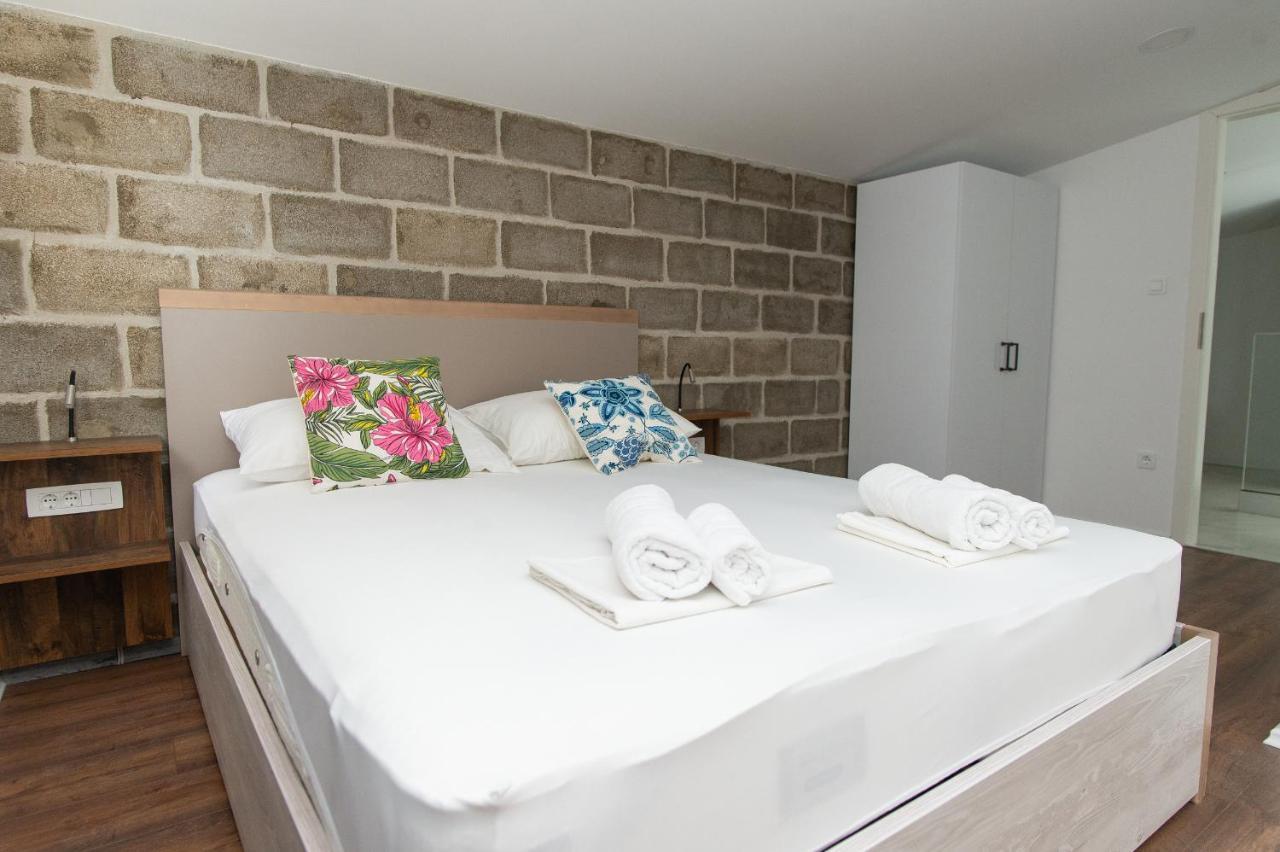 Exclusive Villa Almissa With Swimming Pool And Sea View Lokva Rogoznica Eksteriør billede